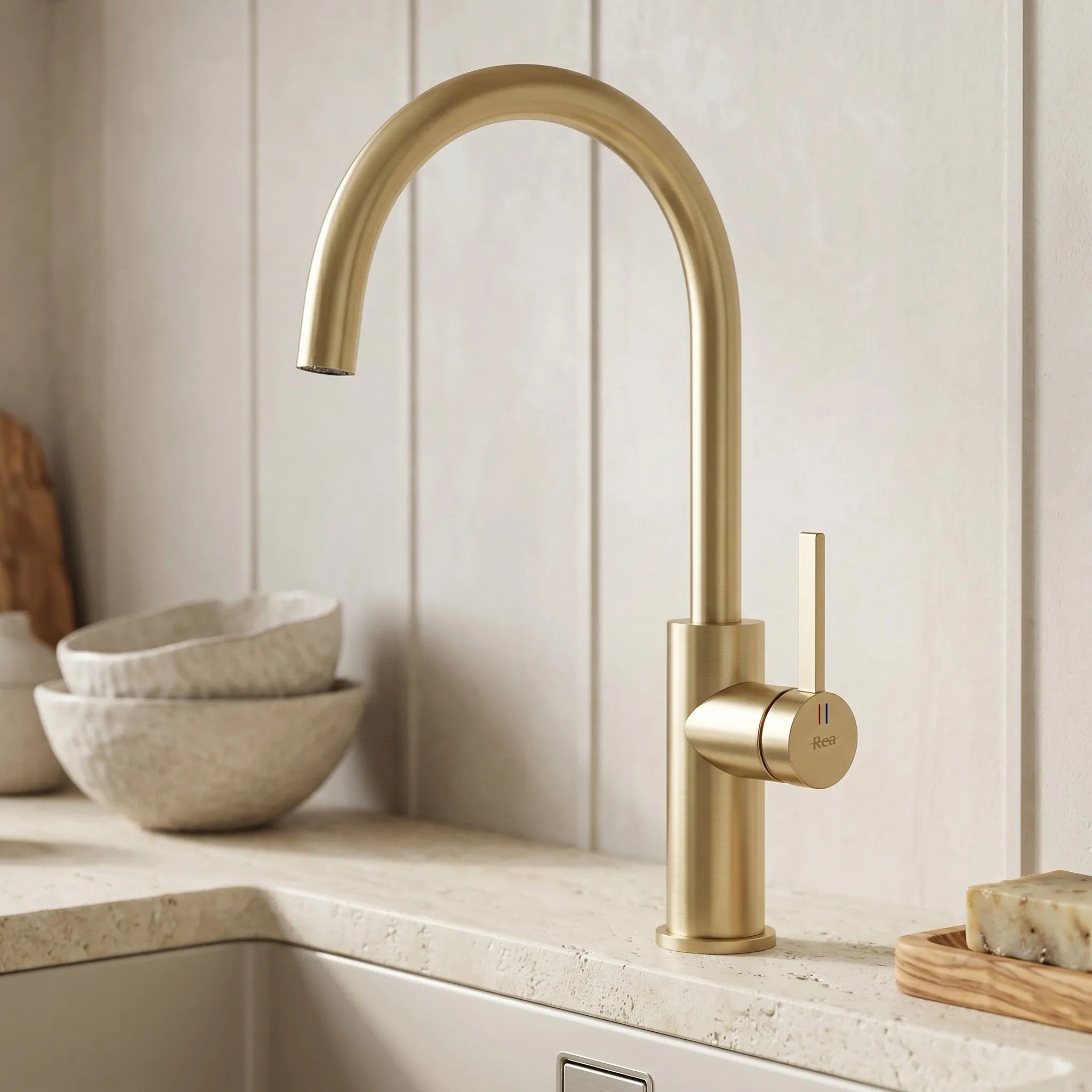 Konyhai Csaptelep REA Rivo Brush Gold 2