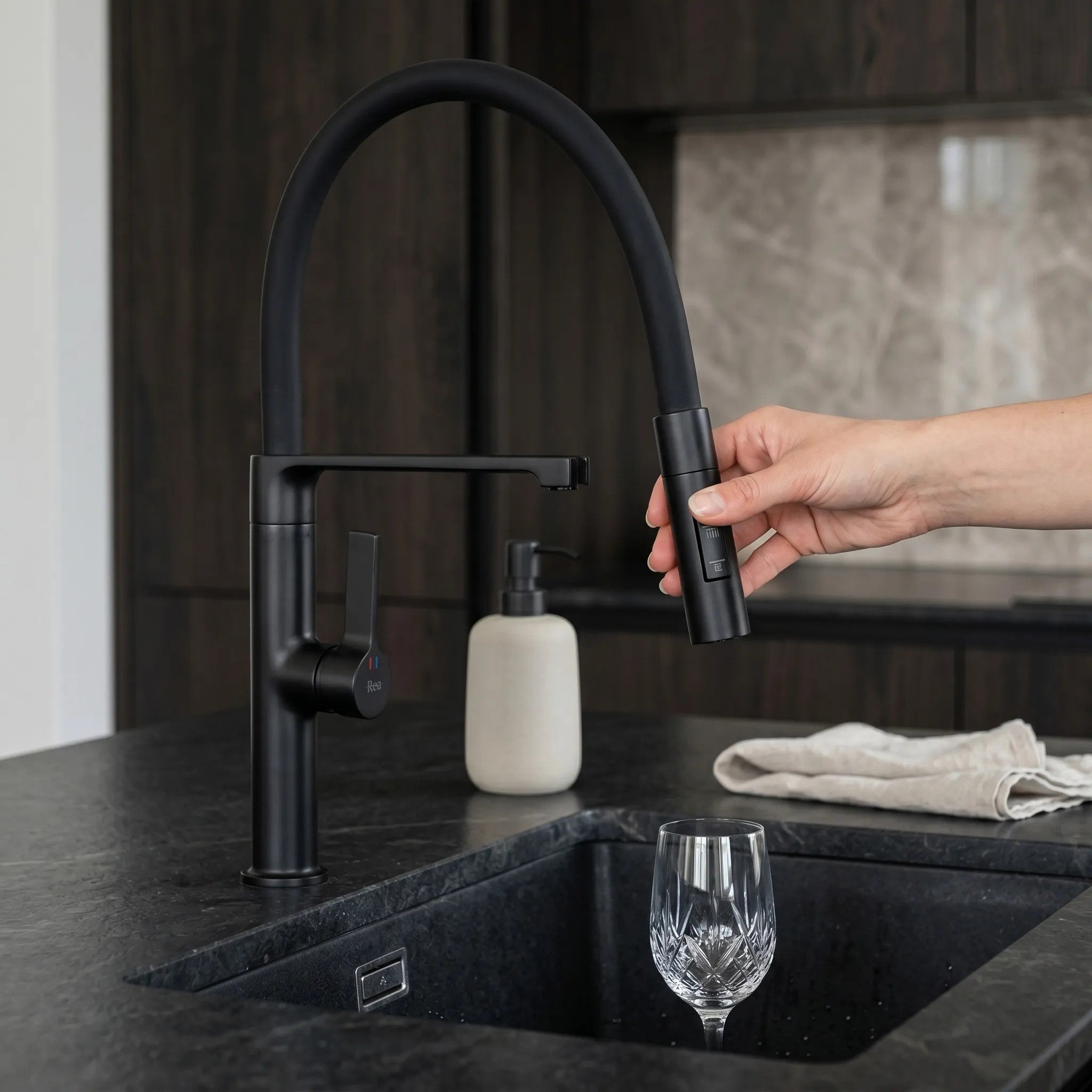 Konyhai Csaptelep REA Lago Black 5