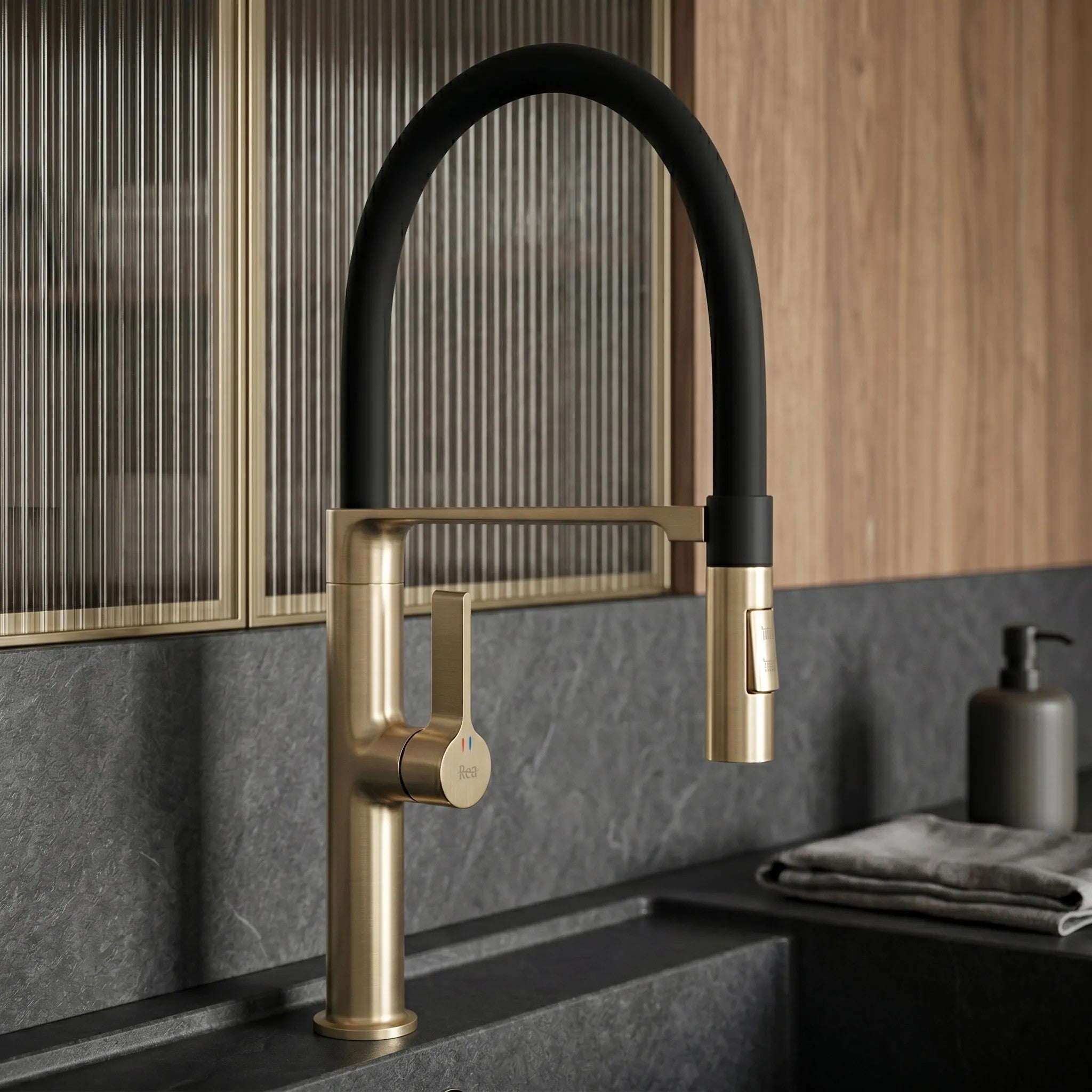 Konyhai Csaptelep REA Lago Brush Gold 5