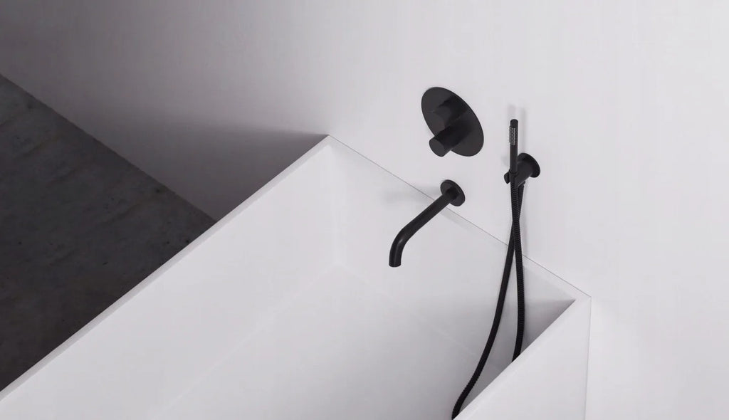 Fürdőkád Csaptelep Rea Lungo Black + Doboz 8