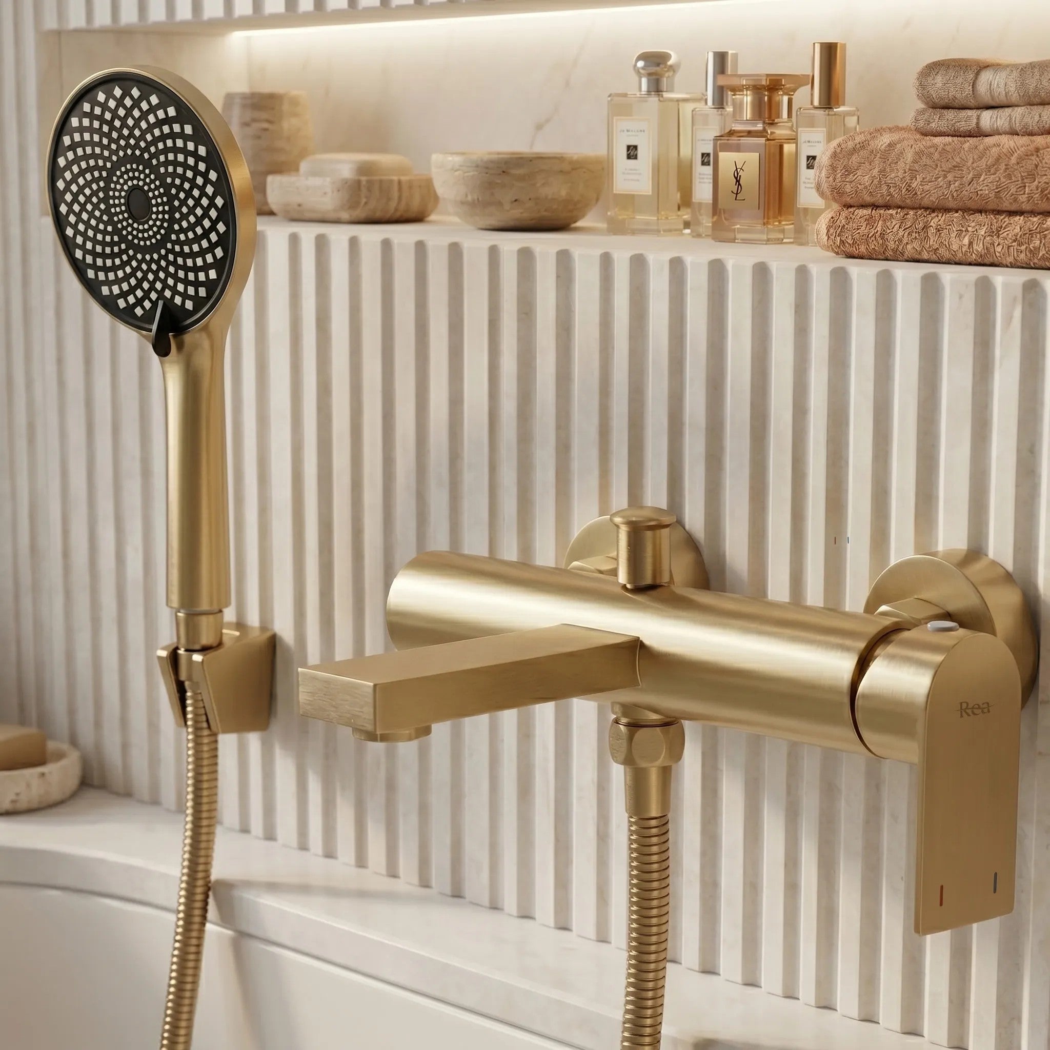 Fürdőkád Csaptelep Hunter Brush Gold 9